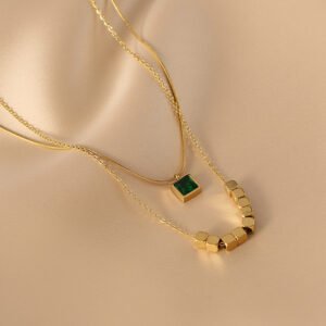 Green zircon necklace - Women's high-end luxury niche design statement collar chain, retro and elegant, exquisite neck accessory