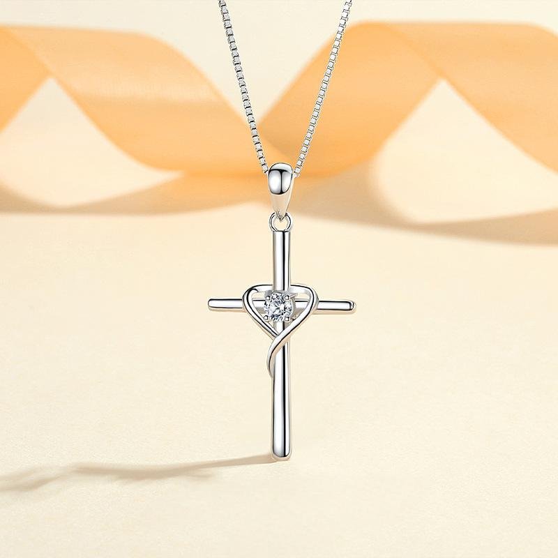 S925 pure silver cross-shaped cross pendant necklace for collarbone, cross-border niche vintage personalized accessory, hundreds of combinations available.
