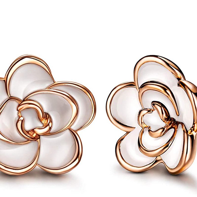 Small fragrance mountain tea flower stud earrings, silver needle earrings for women, simple and cool style earrings, retro Hong Kong style, high-end accessories - Image 2