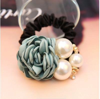 Lady-style hair accessory resembling a pearl rose hair tie for braiding hair. Perfect for female internet celebrities or adults who want a cute hairstyle accessory. - Image 4